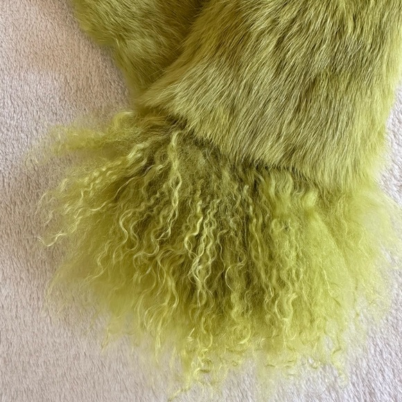 C.C Fashion Collection Green Rabbit Neck Wrap Scarf - Picture 5 of 7